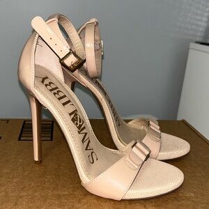 Tan Heels sz 8